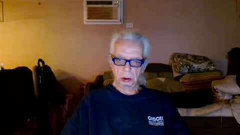 Snapshot of tom112292014 chatting on January 6, 2:47 pm tom112292014 online show from January 6, 2:47 pm