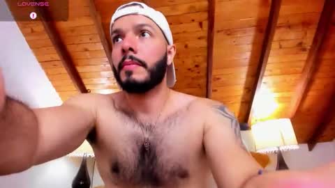 Snapshot of tom_bailey_ chatting on October 10, 2:00 pm online show from October 10, 2:00 pm