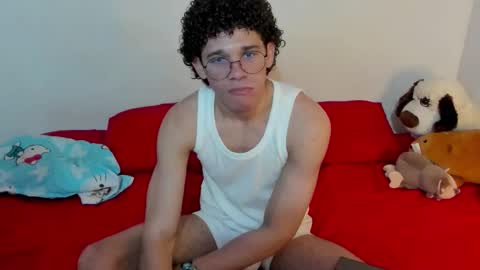 Snapshot of tom_blue10 chatting on October 9, 5:40 pm Tom Blue online show from October 9, 5:40 pm
