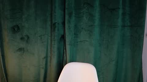 Tom online show from March 30, 5:03 pm