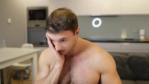 Tom online show from December 4, 2:35 pm