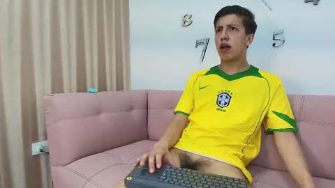 Tom online show from April 14, 9:03 pm