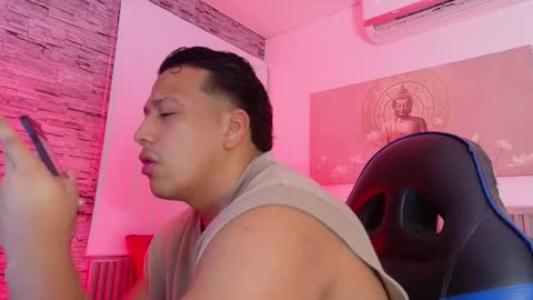 Tom muscle1 online show from February 6, 12:02 pm