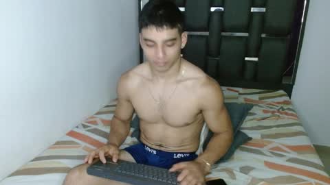 tomaz_18 online show from April 8, 10:18 pm