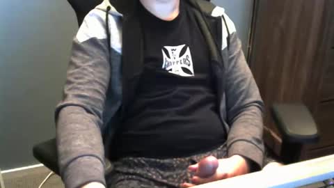 tomin3m online show from October 19, 8:01 pm