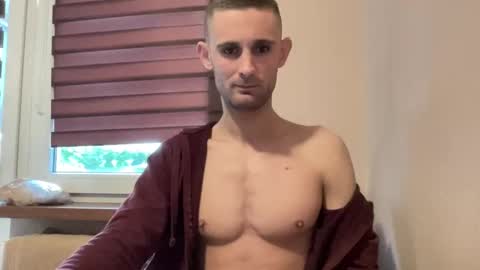 tommilovee online show from April 11, 2:31 pm