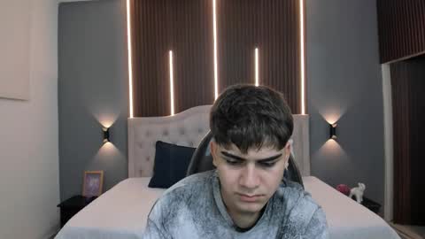 Tommy  online show from December 19, 3:36 am