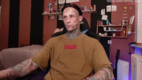 Tommy and Katana online show from December 7, 6:04 pm