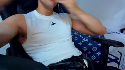 Twitter BreddTommy IG tommy bredd online show from February 7, 6:24 pm