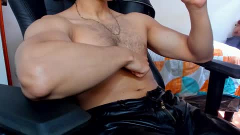 Twitter BreddTommy IG tommy bredd online show from March 12, 7:17 pm