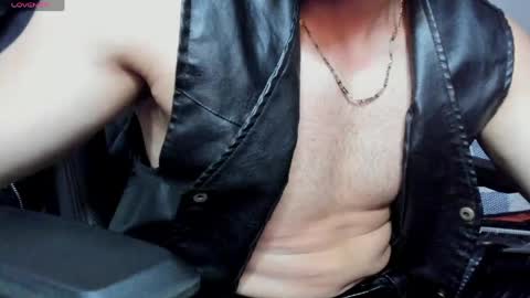 Twitter BreddTommy IG tommy bredd online show from May 19, 1:56 am