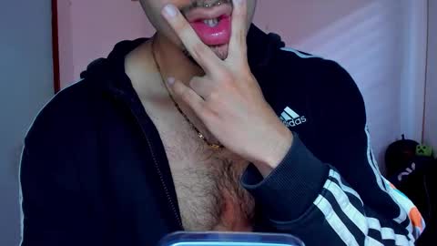 Twitter BreddTommy IG tommy bredd online show from January 18, 4:09 pm