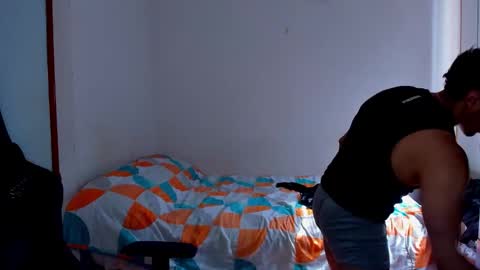 Twitter BreddTommy IG tommy bredd online show from January 6, 6:56 pm