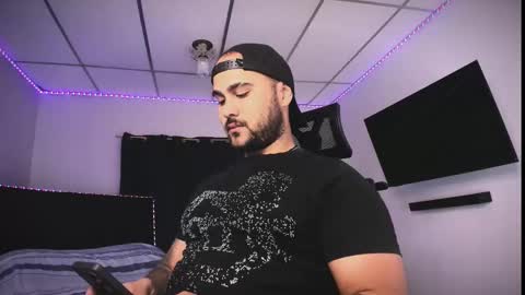 tommy_sccott online show from February 14, 11:44 pm