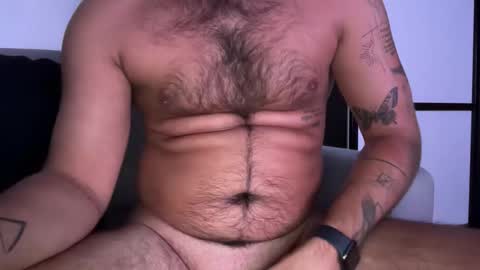 tommyjay32 online show from September 17, 3:46 pm