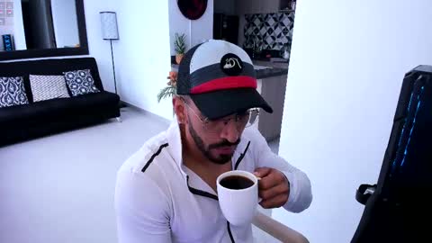 tony muscle1 online show from February 9, 12:52 pm