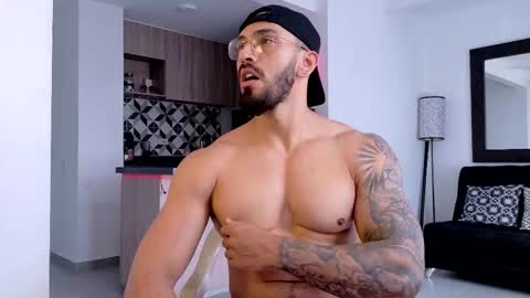 tony muscle1 online show from December 14, 8:27 pm