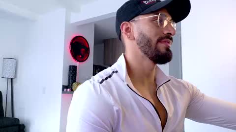 tony muscle1 online show from November 17, 8:56 pm