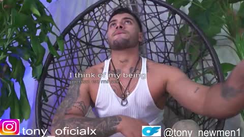 Snapshot of tony_newmen chatting on October 15, 12:18 am tony online show from October 15, 12:18 am