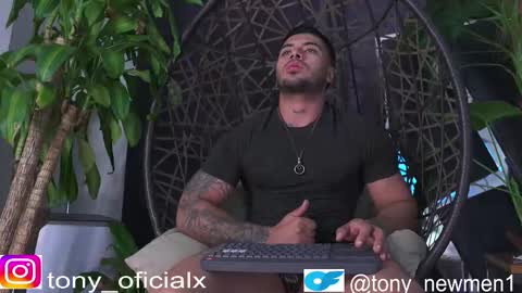 Snapshot of tony_newmen chatting on October 11, 12:58 am tony online show from October 11, 12:58 am