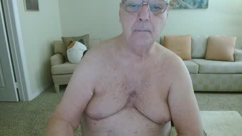 Snapshot of tonysview12000 chatting on October 1, 6:12 pm tonysview12000 online show from October 1, 6:12 pm