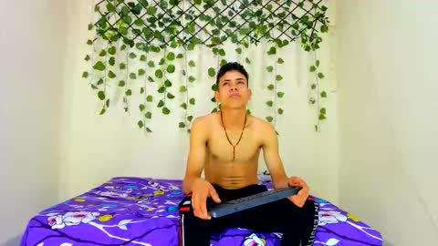 TOSHY  HOT  BOY  19 YEARS online show from May 9, 5:14 pm