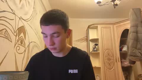 Max online show from November 8, 9:29 pm