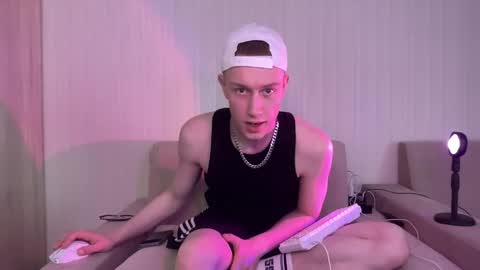 Travis online show from April 13, 9:10 am