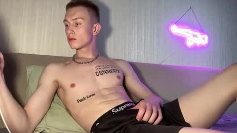 Travis online show from May 21, 9:58 am