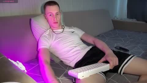 Travis online show from July 5, 7:26 am