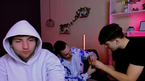 Travis online show from March 15, 10:23 am