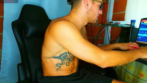 TRAVIS. online show from November 4, 9:38 pm