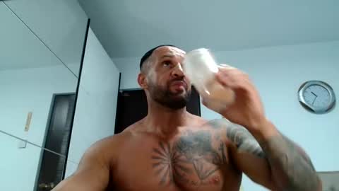 tridentmuscles online show from December 4, 8:38 pm