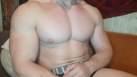 Snapshot of troncq chatting on February 4, 3:15 pm Troncq online show from February 4, 3:15 pm