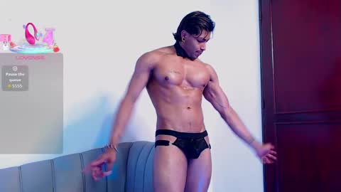 Snapshot of troy_lee1 chatting on September 15, 4:19 pm    online show from September 15, 4:19 pm