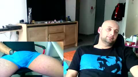 Snapshot of twardyidlugi chatting on December 25, 11:00 am twardyidlugi online show from December 25, 11:00 am