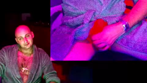 Snapshot of twardyidlugi chatting on December 7, 11:23 pm twardyidlugi online show from December 7, 11:23 pm