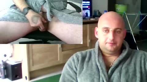 Snapshot of twardyidlugi chatting on September 18, 7:54 am twardyidlugi online show from September 18, 7:54 am