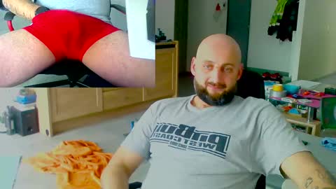 Snapshot of twardyidlugi chatting on February 12, 11:07 am twardyidlugi online show from February 12, 11:07 am