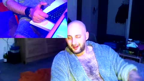 Snapshot of twardyidlugi chatting on December 29, 10:47 pm twardyidlugi online show from December 29, 10:47 pm