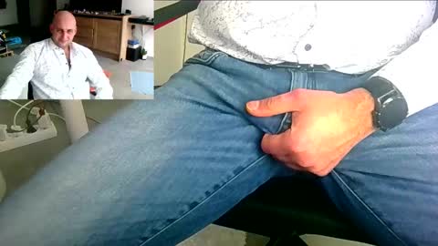 Snapshot of twardyidlugi chatting on December 15, 10:07 am twardyidlugi online show from December 15, 10:07 am