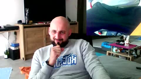 Snapshot of twardyidlugi chatting on January 26, 1:47 pm twardyidlugi online show from January 26, 1:47 pm