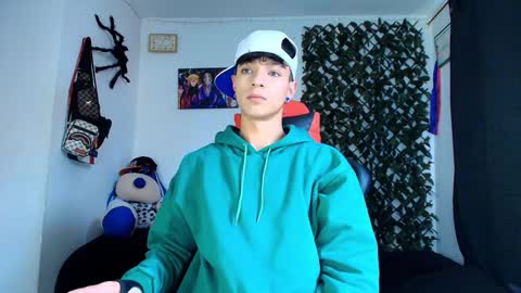Snapshot of twink_sebas_ chatting on February 8, 6:33 pm Bad boy sebastian online show from February 8, 6:33 pm