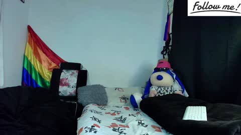 Snapshot of twink_sebas_ chatting on December 14, 11:29 am Bad boy sebastian online show from December 14, 11:29 am
