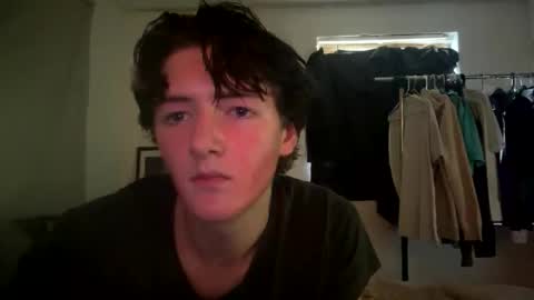 twinkboyboi69 online show from April 21, 11:33 pm