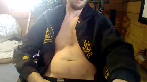 Snapshot of twootall chatting on February 18, 5:22 pm twootall online show from February 18, 5:22 pm