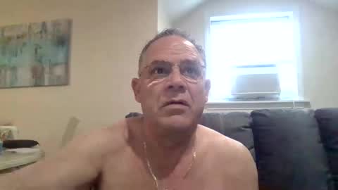 Twopeopleinlove online show from April 18, 12:28 pm