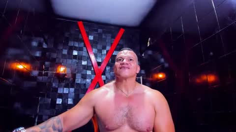 Tyleer Scot online show from April 6, 10:10 pm