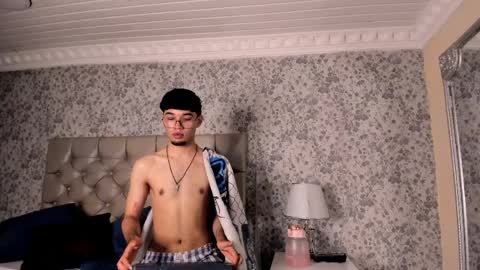 TysonLara online show from April 6, 8:20 pm