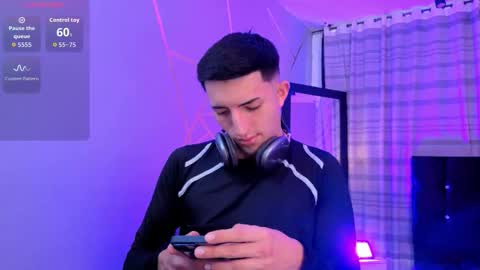 un_sluttyy online show from December 4, 12:23 pm